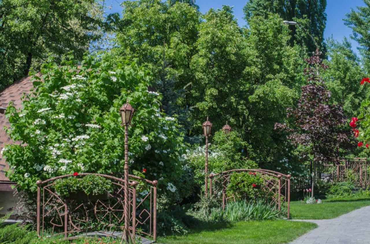 Charivna Taistra Brovary Exterior foto